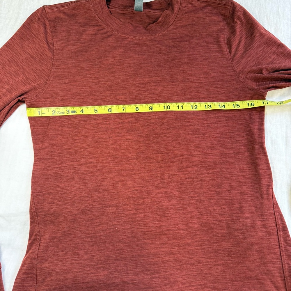 Vuori Women's Long Sleeve Lux Tee Brick Heather Medium - Picture 11 of 11